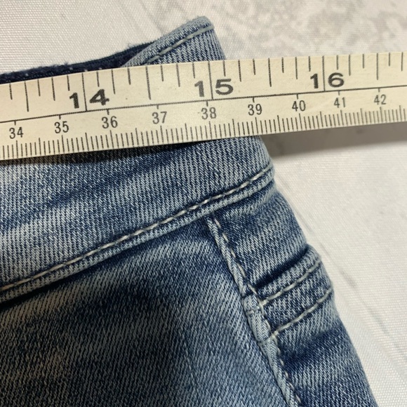 NWT JAG Alex mid rise boyfriend short. Cuffed. Size 6. - Picture 7 of 10